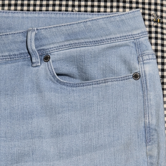 J. Jill Authentic Fit Cropped Jeans - Picture 5 of 15